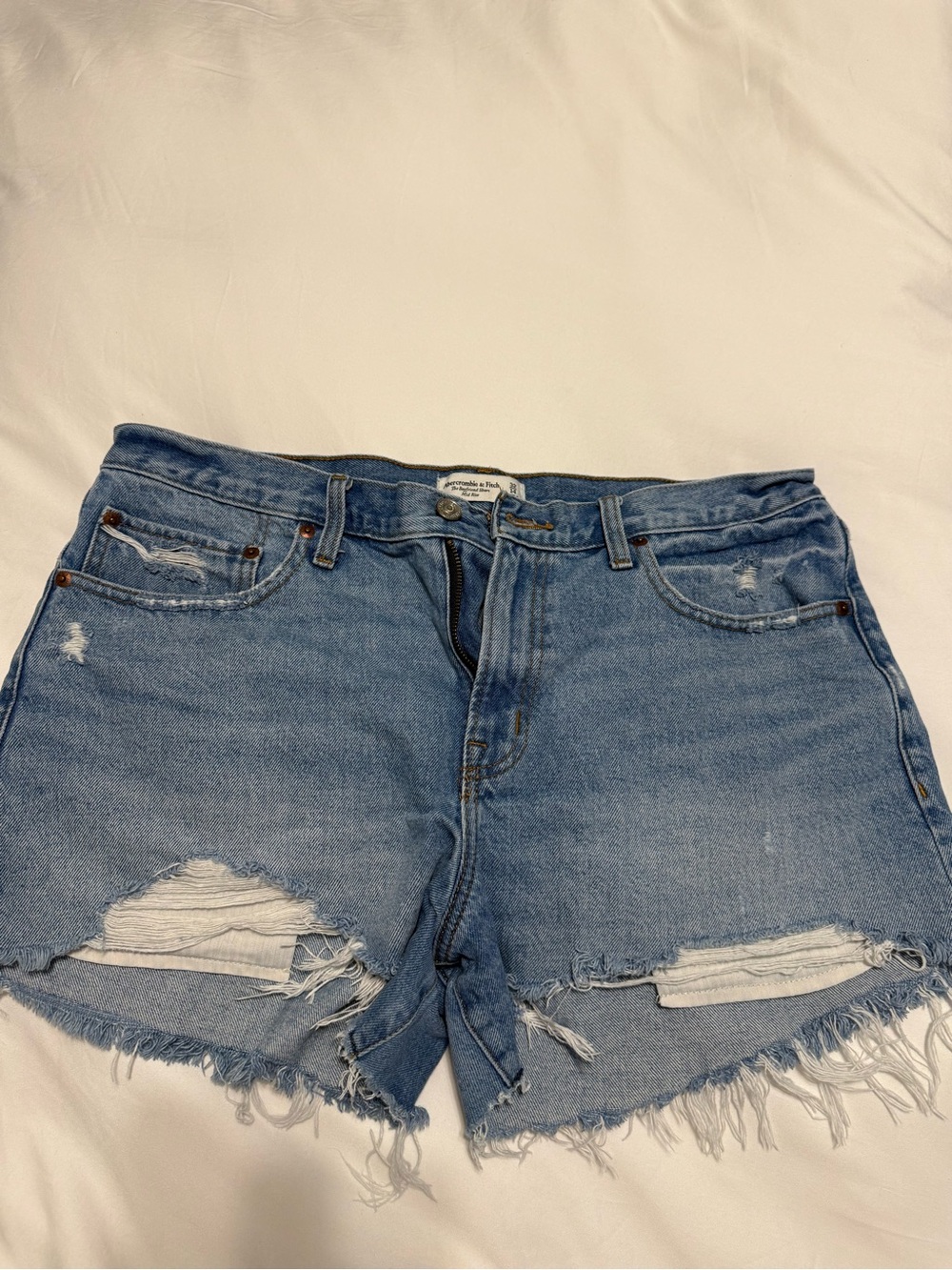 Abercrombie boyfriend short mid rise size 14
